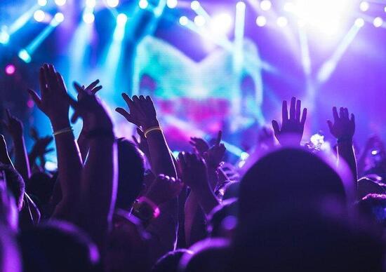 Covid e spostamenti. Da lunedì si torna al cinema, in palestra e anche in discoteca Covid e spostamenti. Da lunedì si torna al cinema, in palestra e anche in discoteca