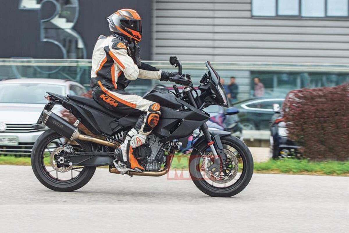 essai KTM 890 aventure  Ktm-890-smt