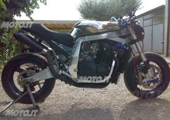 Le Strane di Moto.it: Suzuki GSX-R1100 Le Strane di Moto.it: Suzuki GSX-R1100