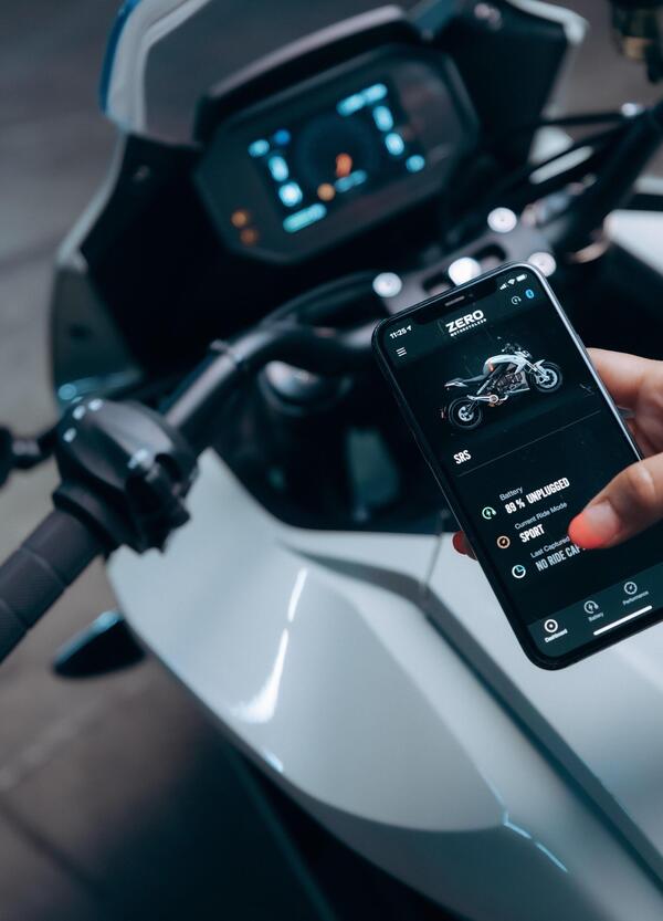 Zero Motorcycles. Batterie espandibili e prestazioni personalizzabili online