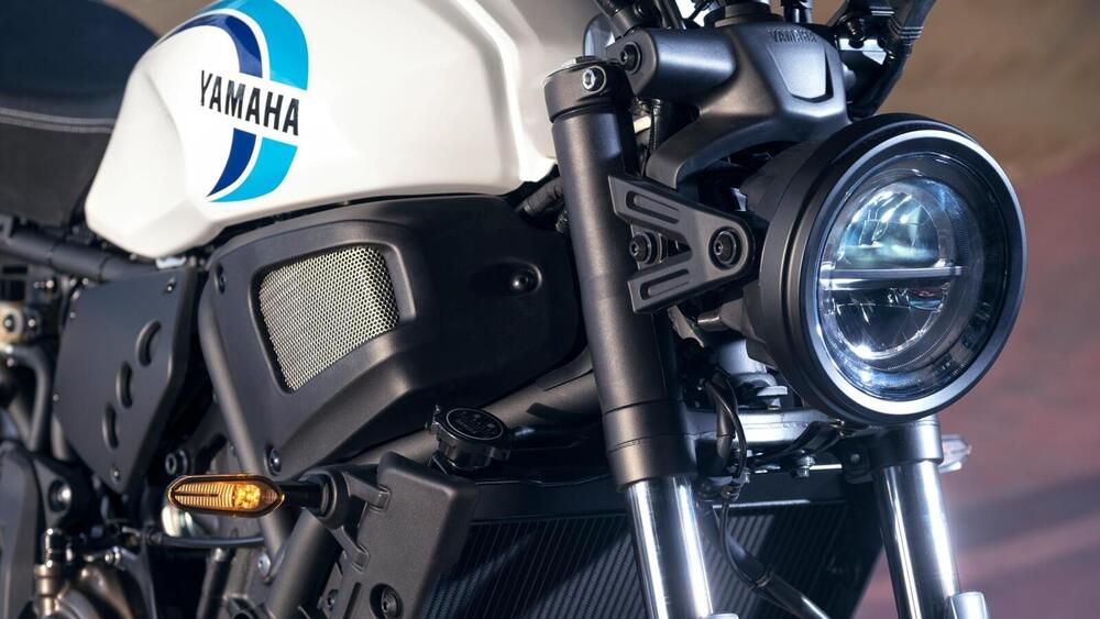 2022-yam-xs700-eu-rw-det-001-03-preview.jpg