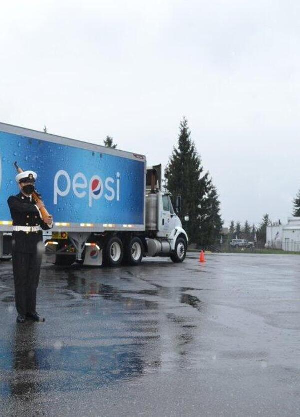 Arrivano i Megacharger per i super camion elettrici Tesla Semi, Alla Pepsi