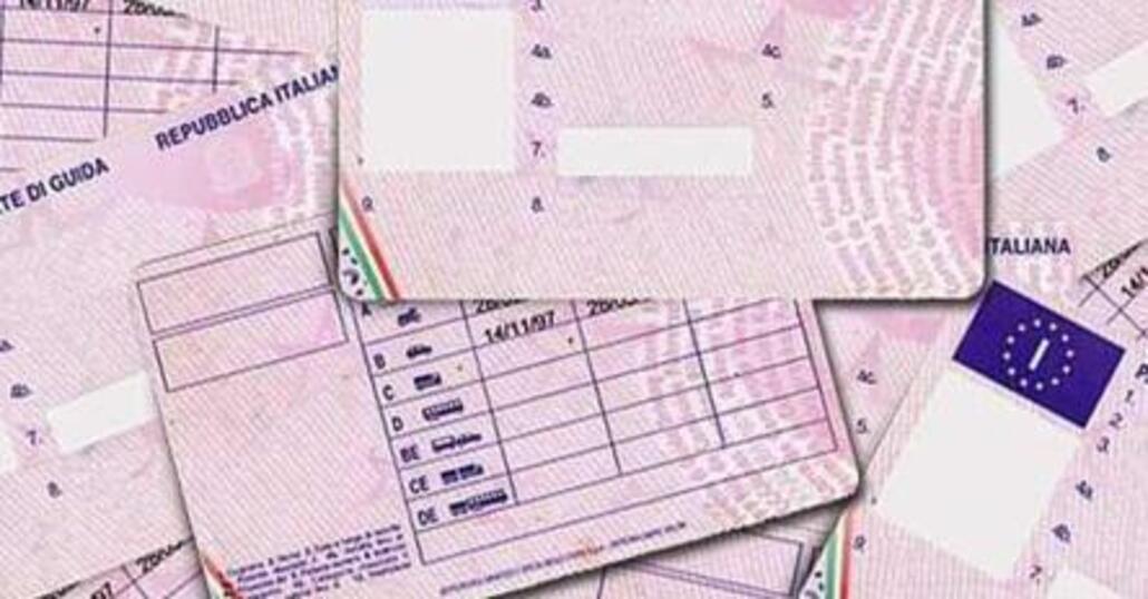 Patenti A e B: dal 2022 cambia l'esame teorico