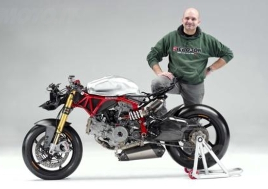 Pierobon, il traliccio per la Panigale Pierobon, il traliccio per la Panigale