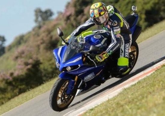 Yamaha YZF-R1M, nuovo modello Rossi style o final edition? Yamaha YZF-R1M, nuovo modello Rossi style o final edition?