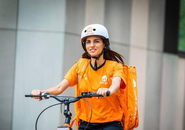Just Eat assume 4.000 rider