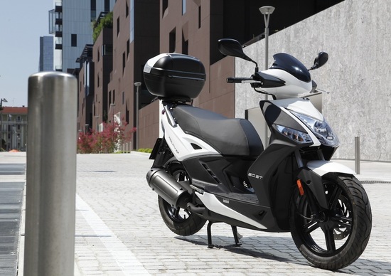 Kymco Agility R16 Plus, 50 e 200. Colorazioni e prezzi Kymco Agility R16 Plus, 50 e 200. Colorazioni e prezzi