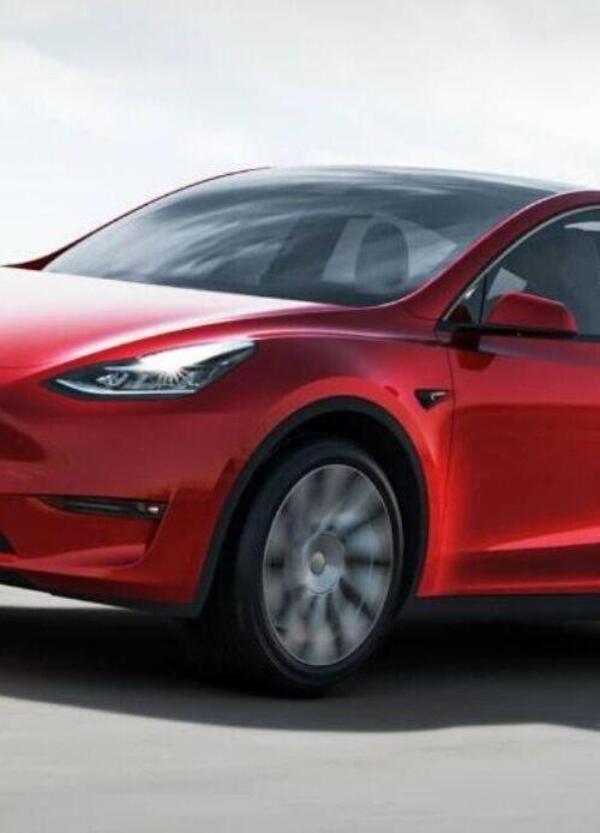 Tesla: con un aggiornamento vede le buche della strada
