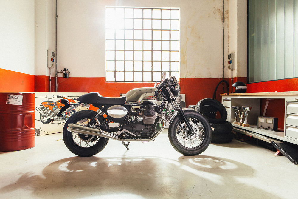 Présentation de la moto Moto Guzzi V7 II Stornello