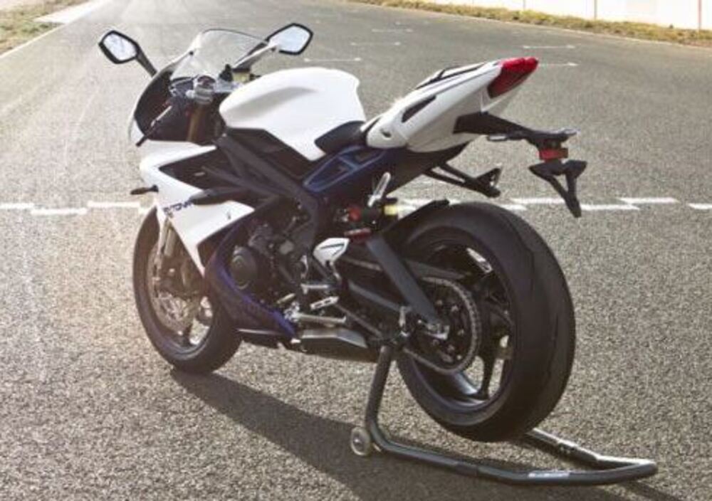 Triumph Daytona 675 Abs 2013 16 Prezzo E Scheda Tecnica Motoit