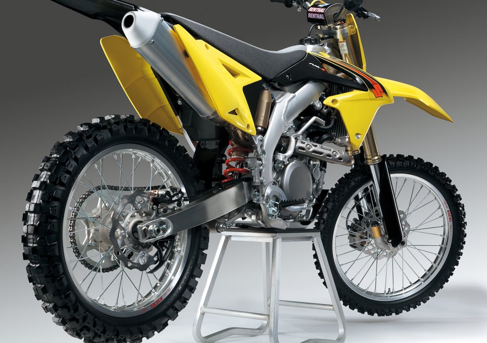 Suzuki RM 450 Z (2015), prezzo e scheda tecnica - Moto.it