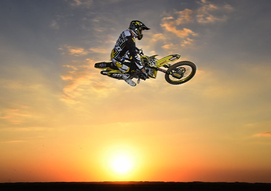 Motocross. GP del Qatar, le foto più spettacolari Motocross. GP del Qatar, le foto più spettacolari