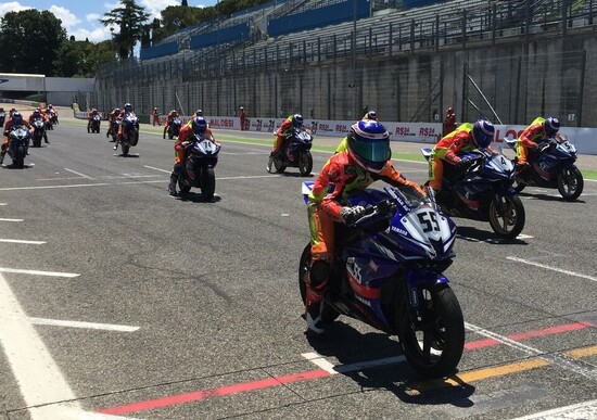 Yamaha R125 Cup 2016: doppietta di Arcangeli a Vallelunga Yamaha R125 Cup 2016: doppietta di Arcangeli a Vallelunga