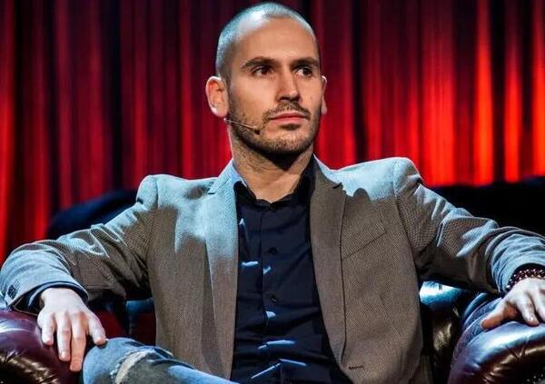 Omicidio Poggi, presente il dna di Andrea Sempio sotto le unghie di Chiara. Il genetista Carlo Previder&eacute; conferma la tesi di Alberto Stasi e apre a una nuova pista: individuati cinque differenti profili genetici maschili, a chi appartengono?