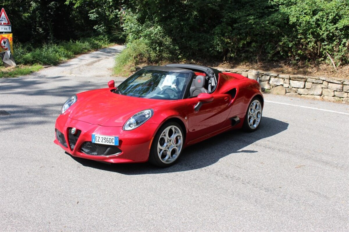 Target Preezzi Alfa Romeo 4C Spider | Test drive #AMboxing - Prove - Automoto.it