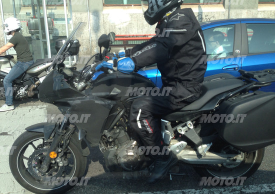 Yamaha MT-07 Crossover 2016: Spy photo Yamaha MT-07 Crossover 2016: Spy photo