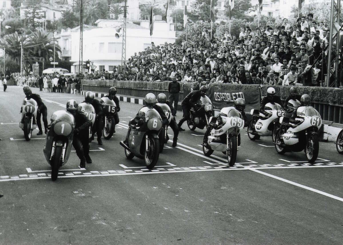 GAZZETTA DELLO SPORT 2 AVRIL 1955 - Giro Della Campania Moto Ospedaletti