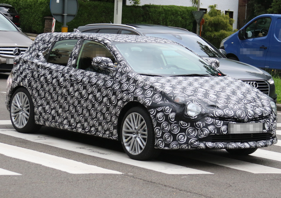 Nuova Toyota Auris: le foto spia del nuovo modello Nuova Toyota Auris: le foto spia del nuovo modello