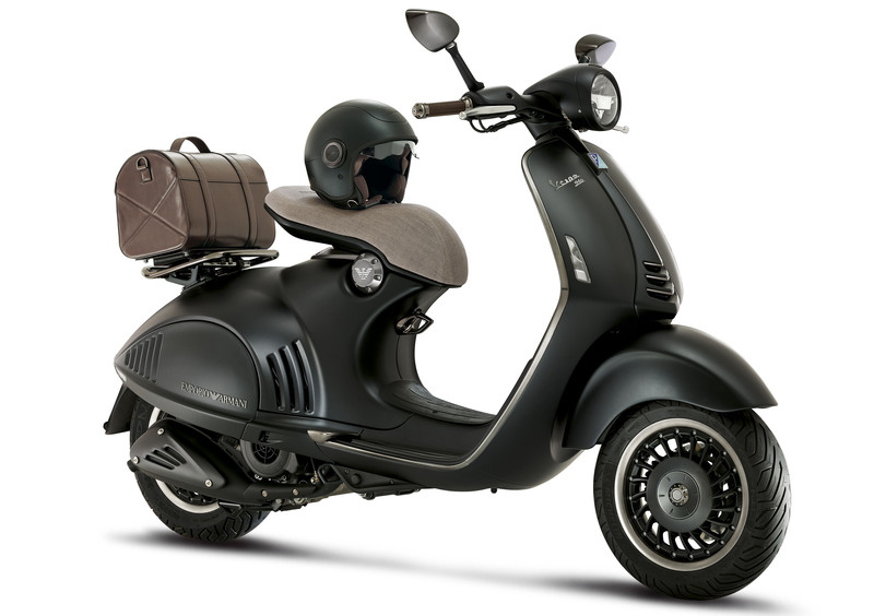 vespa 946 armani