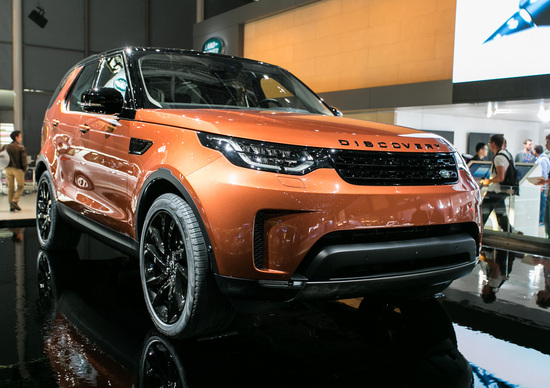 Land Rover al Salone di Parigi 2016 Land Rover al Salone di Parigi 2016