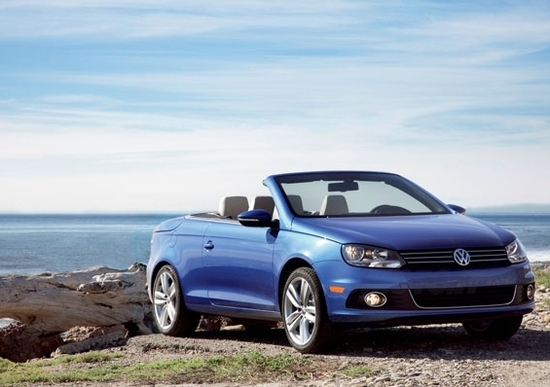 Volkswagen Eos 2011: il video della versione restyling Volkswagen Eos 2011: il video della versione restyling