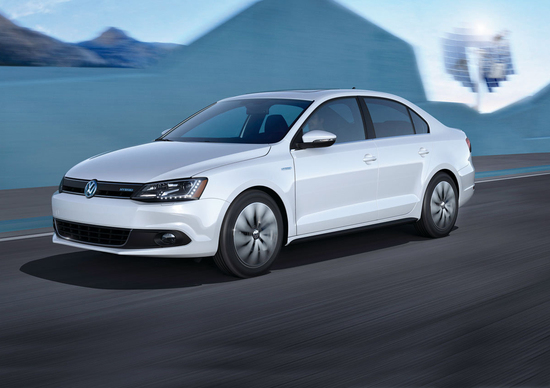 Volkswagen Jetta Hybrid: la prima berlina ibrida di Wolfsburg Volkswagen Jetta Hybrid: la prima berlina ibrida di Wolfsburg