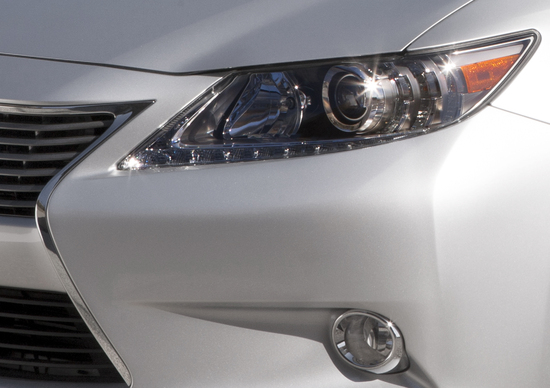 Lexus ES: primo teaser ufficiale Lexus ES: primo teaser ufficiale