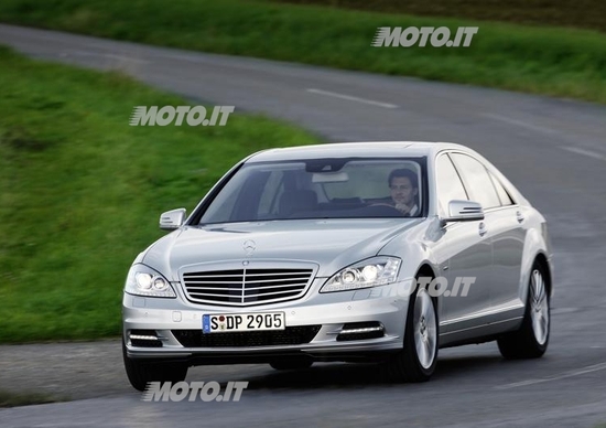 Mercedes-Benz S 250 CDI BlueEFFICIENCY World Green Car 2012 Mercedes-Benz S 250 CDI BlueEFFICIENCY World Green Car 2012