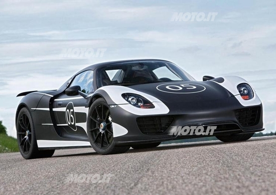 Porsche 918 Spyder: in listino da 786.954 euro Porsche 918 Spyder: in listino da 786.954 euro
