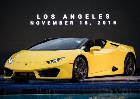 Lamborghini Huracan RWD Spyder: puro godimento al Salone di Los Angeles Lamborghini Huracan RWD Spyder: puro godimento al Salone di Los Angeles