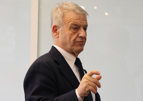 Clini: «L’Auto è superata. E' improprio parlare di crisi del settore» Clini: «L’Auto è superata. E' improprio parlare di crisi del settore»