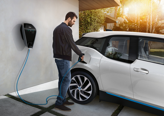BMW Digital Charging Service: guanto di sfida a Tesla? BMW Digital Charging Service: guanto di sfida a Tesla?