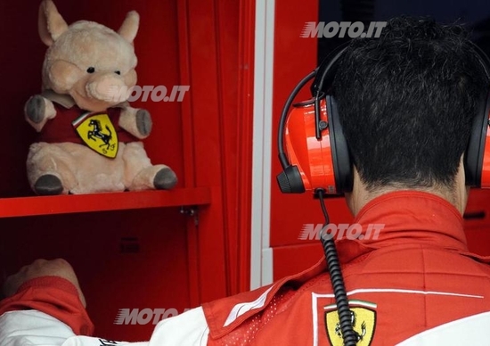 F1 GP Bahrain 2013: le foto più belle scattate a Sakhir F1 GP Bahrain 2013: le foto più belle scattate a Sakhir