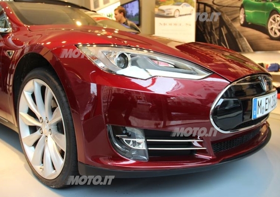 Tesla: passi da gigante per il costruttore di auto elettriche Tesla: passi da gigante per il costruttore di auto elettriche