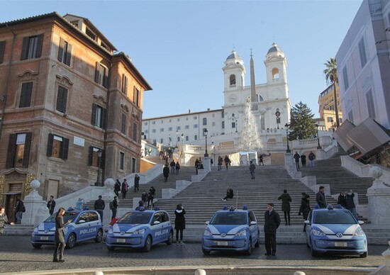Roma: arrivano le Volkswagen e-up! per la Polizia Roma: arrivano le Volkswagen e-up! per la Polizia