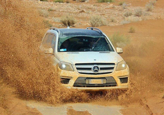 Mercedes-Benz Desert Drive: con le Stelle nel deserto tunisino Mercedes-Benz Desert Drive: con le Stelle nel deserto tunisino