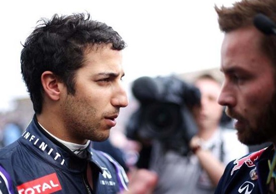 Formula 1 Australia 2014: Ricciardo squalificato, ma la colpa è del Team o della FIA? Formula 1 Australia 2014: Ricciardo squalificato, ma la colpa è del Team o della FIA?