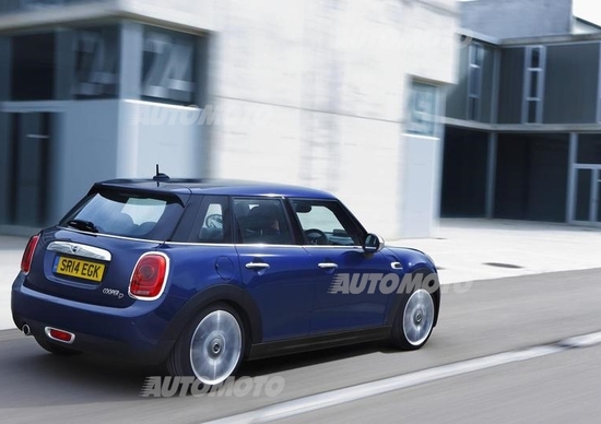 Nuova Mini: ecco la versione a 5 porte Nuova Mini: ecco la versione a 5 porte