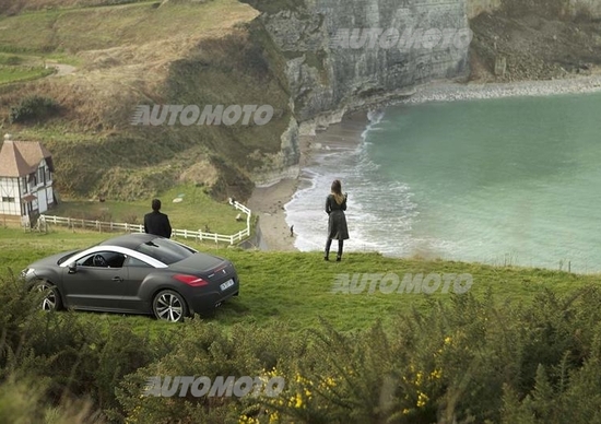 Le Peugeot RCZ e 208 GTi al fianco di Costner in 3 Days to Kill Le Peugeot RCZ e 208 GTi al fianco di Costner in 3 Days to Kill