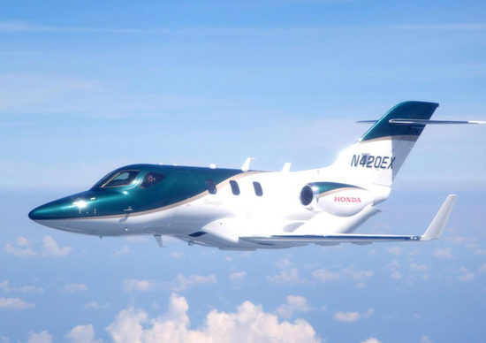 La prima volta di Honda: si alza in volo il Jet della Casa giapponese La prima volta di Honda: si alza in volo il Jet della Casa giapponese