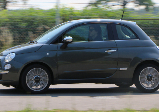 Fiat 500 Cult Tecnologica e glamour Fiat 500 Cult Tecnologica e glamour
