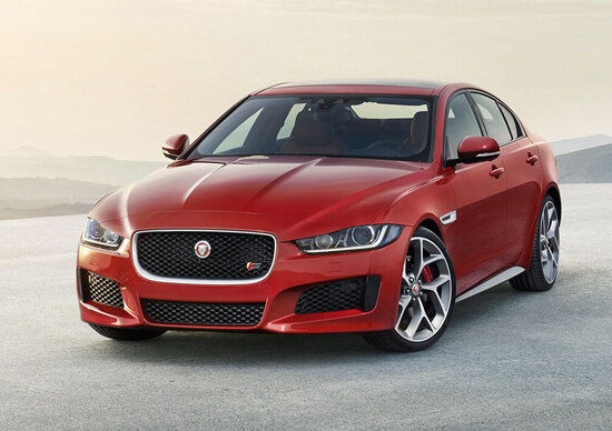 Jaguar XE: prime foto ufficiali. Costa 37.750 euro Jaguar XE: prime foto ufficiali. Costa 37.750 euro
