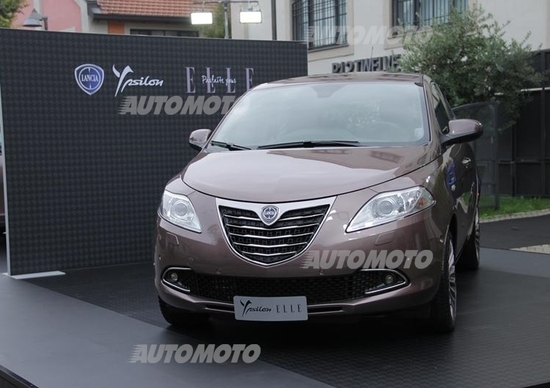 Lancia Ypsilon Elle: presentata a Milano la “top di gamma al femminile” Lancia Ypsilon Elle: presentata a Milano la “top di gamma al femminile”