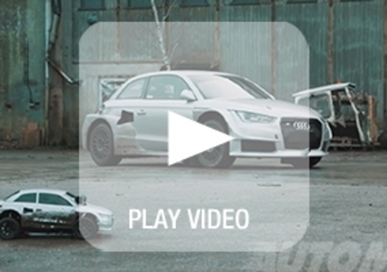 L'Audi S1 del Rallycross sfida la sua strana gemella. Il video è elettrizzante L'Audi S1 del Rallycross sfida la sua strana gemella. Il video è elettrizzante