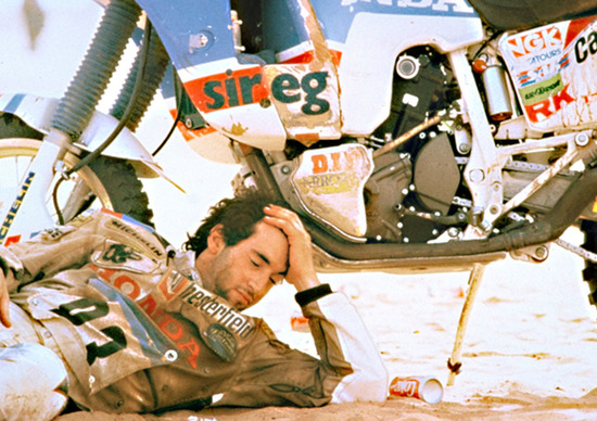 Storie di Dakar, 1988. Edi Orioli, l’attore Storie di Dakar, 1988. Edi Orioli, l’attore