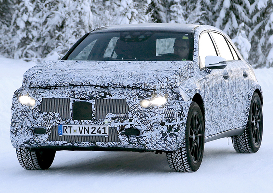 Nuova Mercedes GLA 2020: le prime foto spia Nuova Mercedes GLA 2020: le prime foto spia