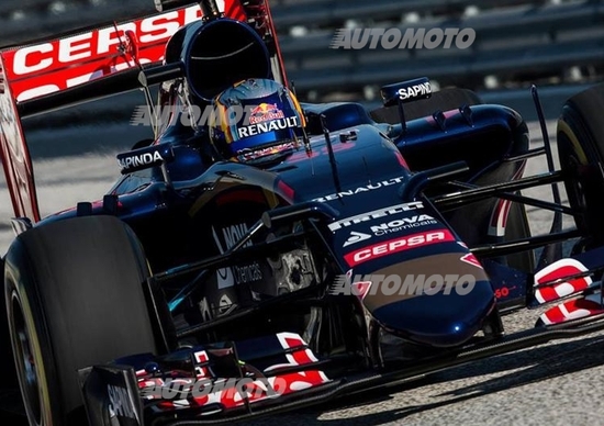 Toro Rosso STR10: la monoposto 2015 per i rookie Verstappen e Sainz Toro Rosso STR10: la monoposto 2015 per i rookie Verstappen e Sainz