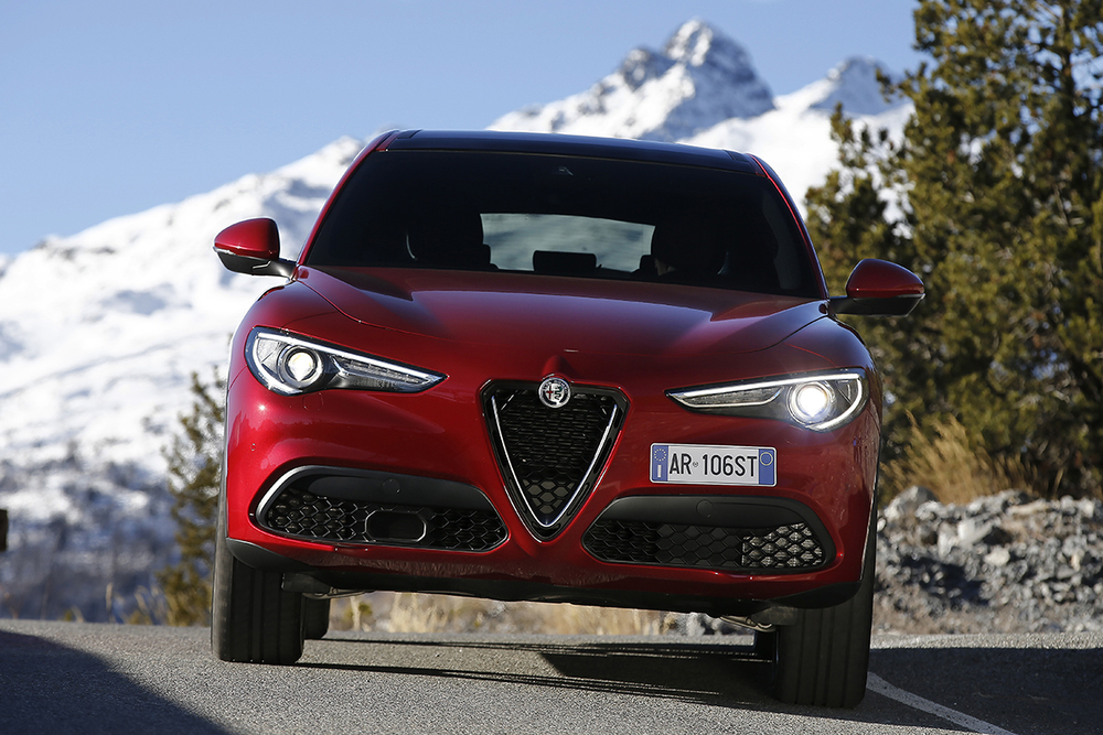 Alfa Romeo Stelvio La Prova Diesel E Benzina A Confronto